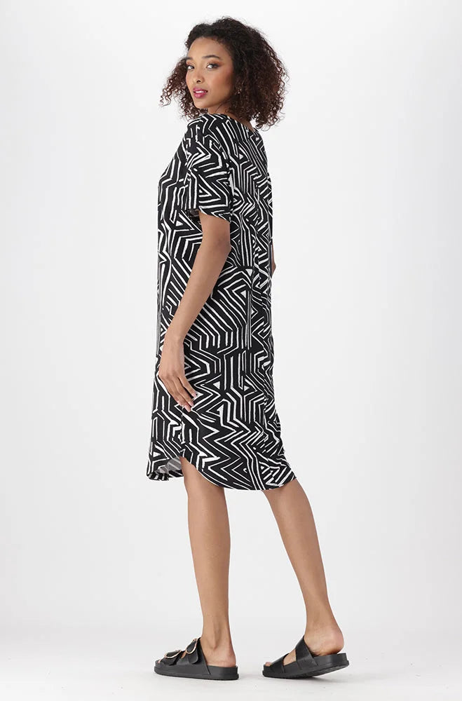 Dunns Clothing | Ladies | Aria Printed T-Shirt Dress _ 151250 Black